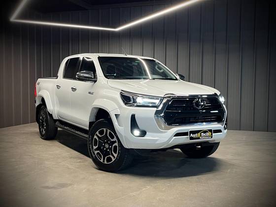 TOYOTA HILUX 2.8 D-4D TURBO DIESEL CD SRX PLUS 4X4 AUTOMÁTICO